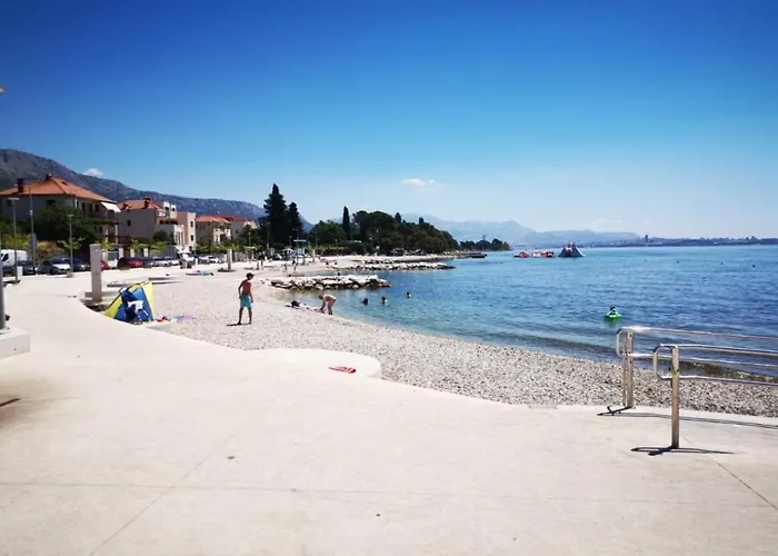 Apartment Coastal Charm Kastela