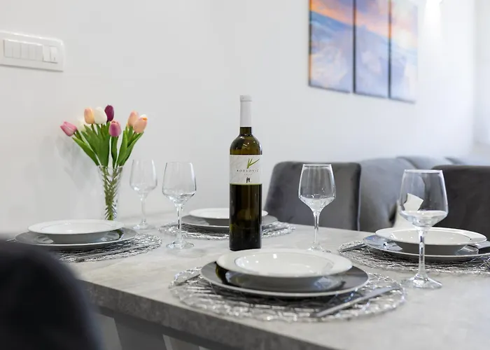 Apartment Coastal Charm *